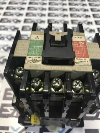 Mitsubishi Electric S-K21 Contactor 120V Coil 32Amp 