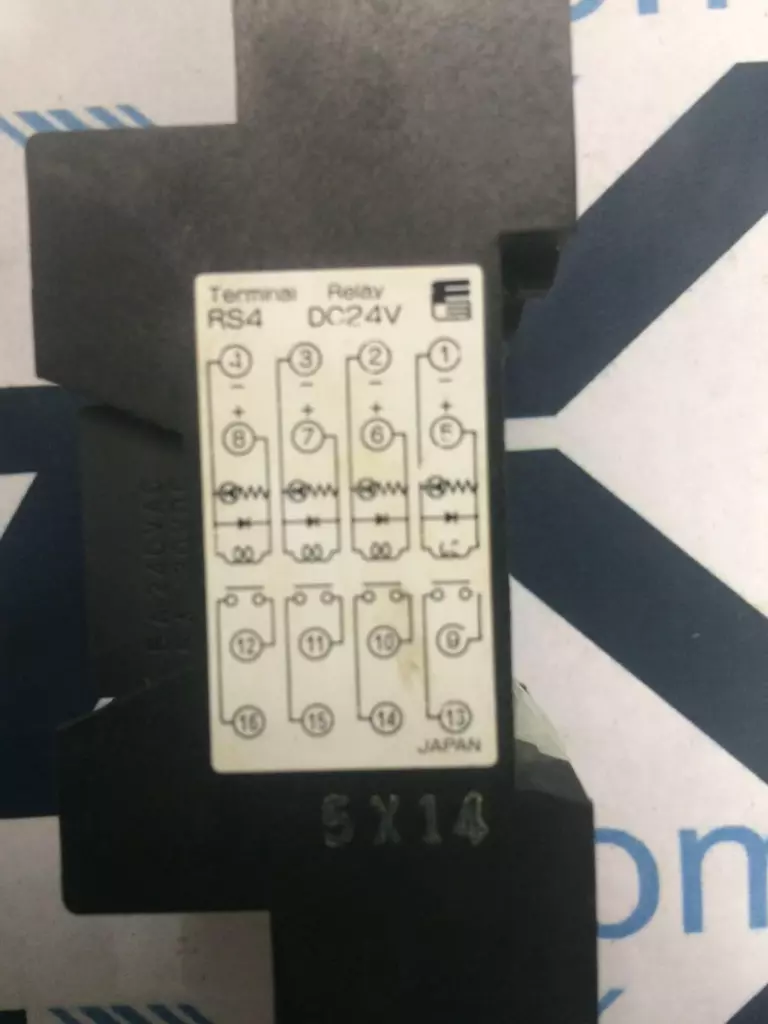 Fuji Electric RS4 DC24V 4-Relay Terminal Block 