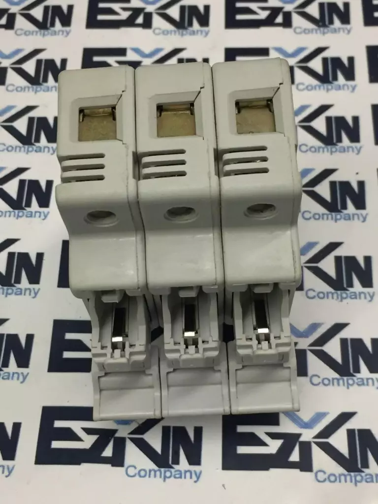 Bussmann CHCC3DI 3-Pole Fuse Holder, 600V 30Amp 