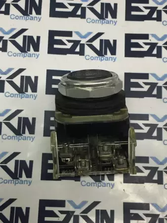 ALLEN BRADLEY 800T-A........ SER.N PUSH BUTTON SWITCH GREEN 