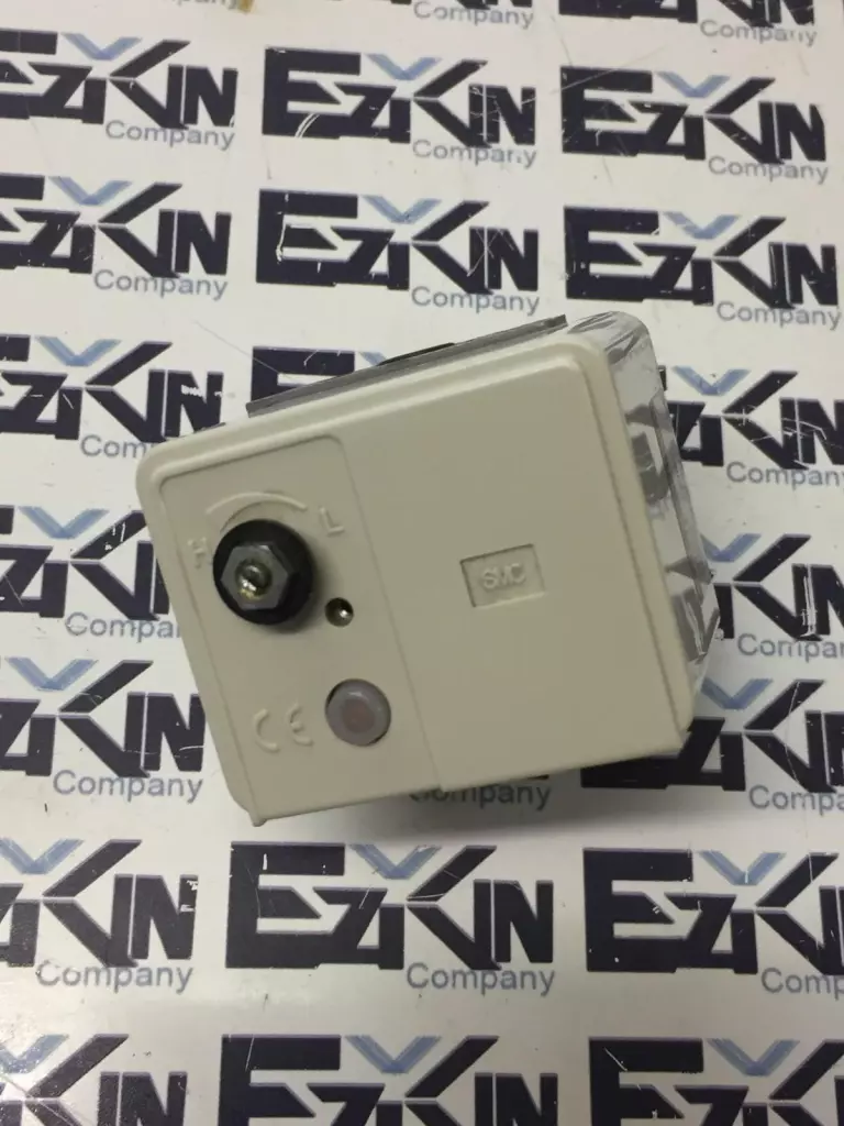 SMC IS3100-L5 Pneumatic Pressure Switch 24VDC 4Amp 0.1-0.7MPa 