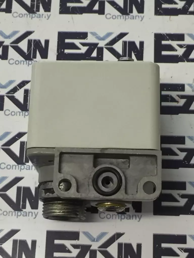SMC IS3100-L5 Pneumatic Pressure Switch 24VDC 4Amp 0.1-0.7MPa 