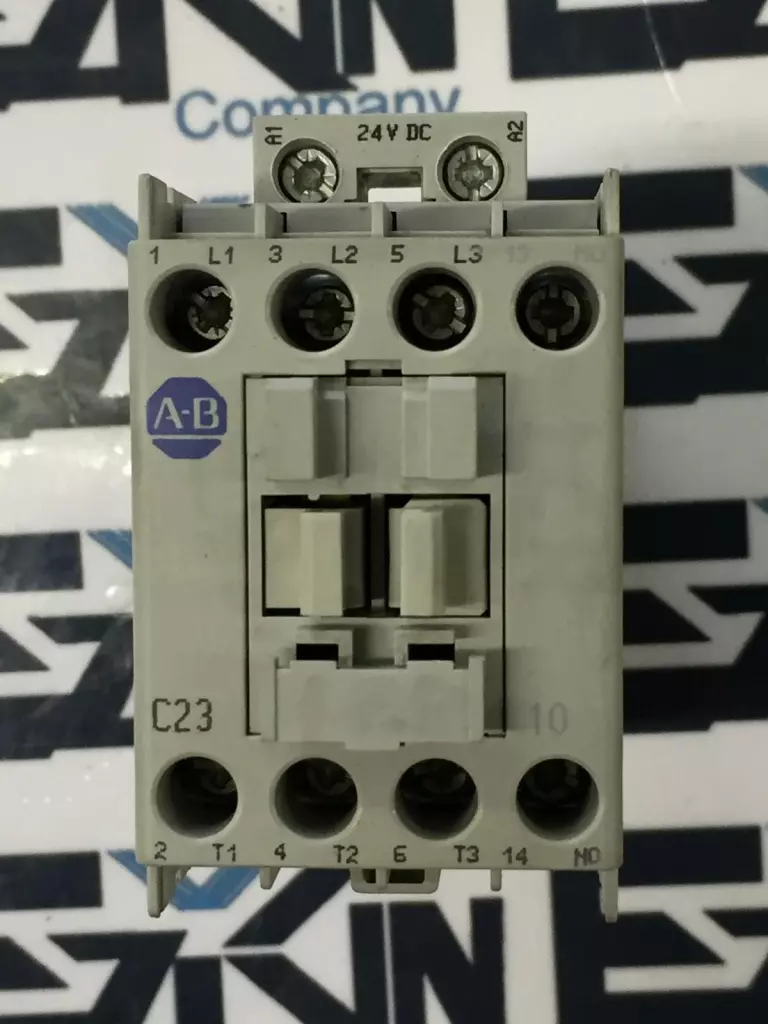 Allen-Bradley 100-C23Z*10 SER.C C23 Contactor 24VDC Coil 600VAC 30Amp 