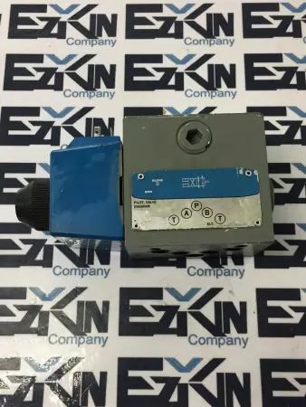 Vickers DG4S4-012A-U-B-60  Directional Control Valve Solenoid 