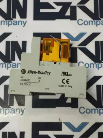 Allen Bradley 700-HP32A24 relay w/ 700-HN123 SER.A socket 