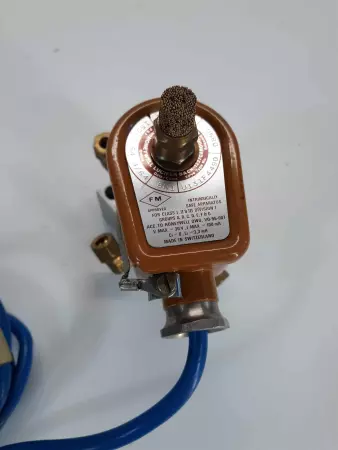 HONEYWELL LUCIFER U131F4490 SOLENOID