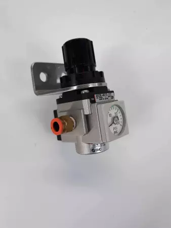 SMC AR20K-N01E-1YZ Pressure Regulator With Gauge