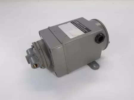 ITT  Conoflow Transducer Model GT28ED L87 