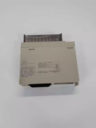 Omron CS1W-OA211 Output Module Unit  - COVER MISSING