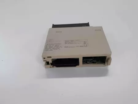 Omron CS1W-OA211 Output Module Unit  - COVER MISSING