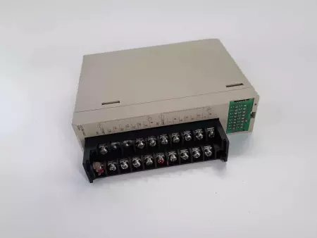 Omron CS1W-OA211 Output Module Unit  - COVER MISSING