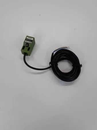 Omron SN04-Y2  Approach Sensor Inductive Proximity Switch