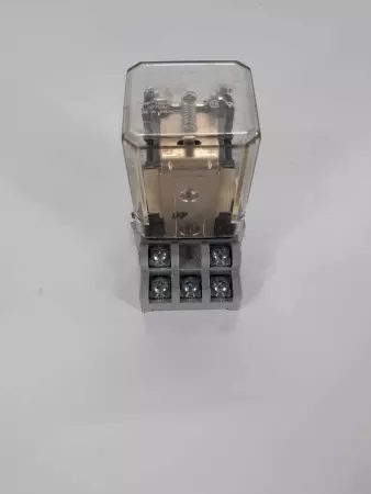 Potter & Brumfield KUMP-11D18-24 Relay 120VAC 15Amp 24DC 3Amp with Socket Base 