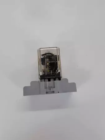 Potter & Brumfield KUMP-11D18-24 Relay 120VAC 15Amp 24DC 3Amp with Socket Base 