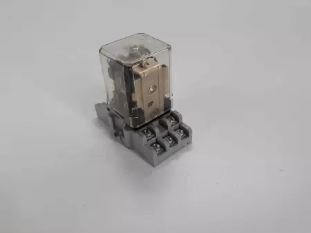 Potter & Brumfield KUMP-11D18-24 Relay 120VAC 15Amp 24DC 3Amp with Socket Base 