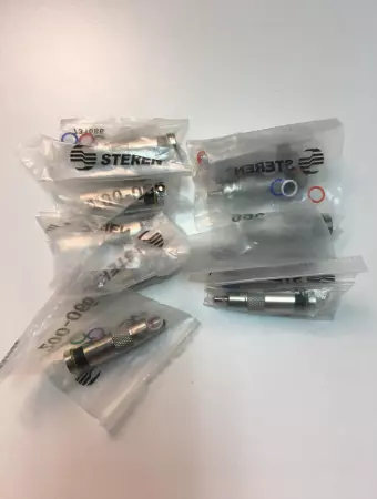 Steren 200-066 BNC TO RCA CONNECTOR Lot of 25