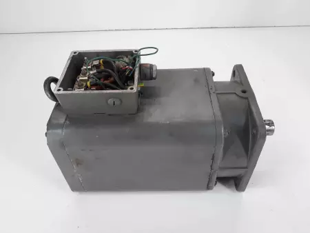 Cincinnati Milacron 1FT5102-0AC01-0-Z N AC Servo Motor 2000 RPM 