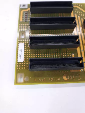 Cincinnati Milacron 3 542 1018A Backplane Board 