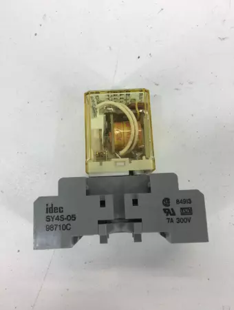Idec RY4S-UL Relay 110-120VAC 5Amp with Socket Base 