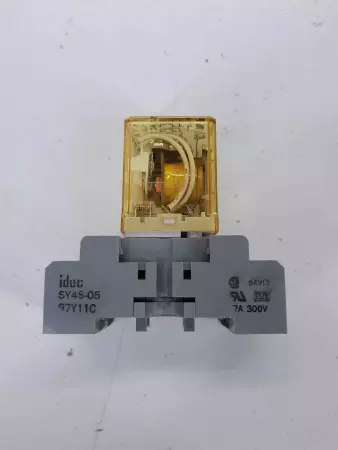 Idec RY4S-UL AC120V Relay