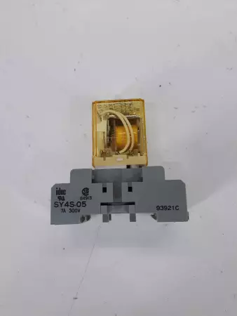 Idec RY4S-U AC120V Relay 120VAC