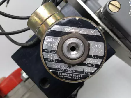 Worcester B-34WW2-R3 Pneumatic Valve Actuator w/Ball Valve & Limit Switch 