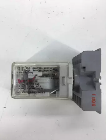 Allen-Bradley 700-HA32Z24 SER.A Relay, 24VDC 10Amp W/Socket 