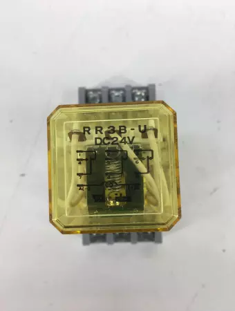 Idec RR3B-UDC24V Relay 