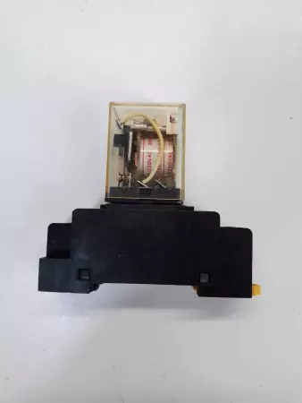 Omron MY2N 200/220VAC Relay w/Socket  