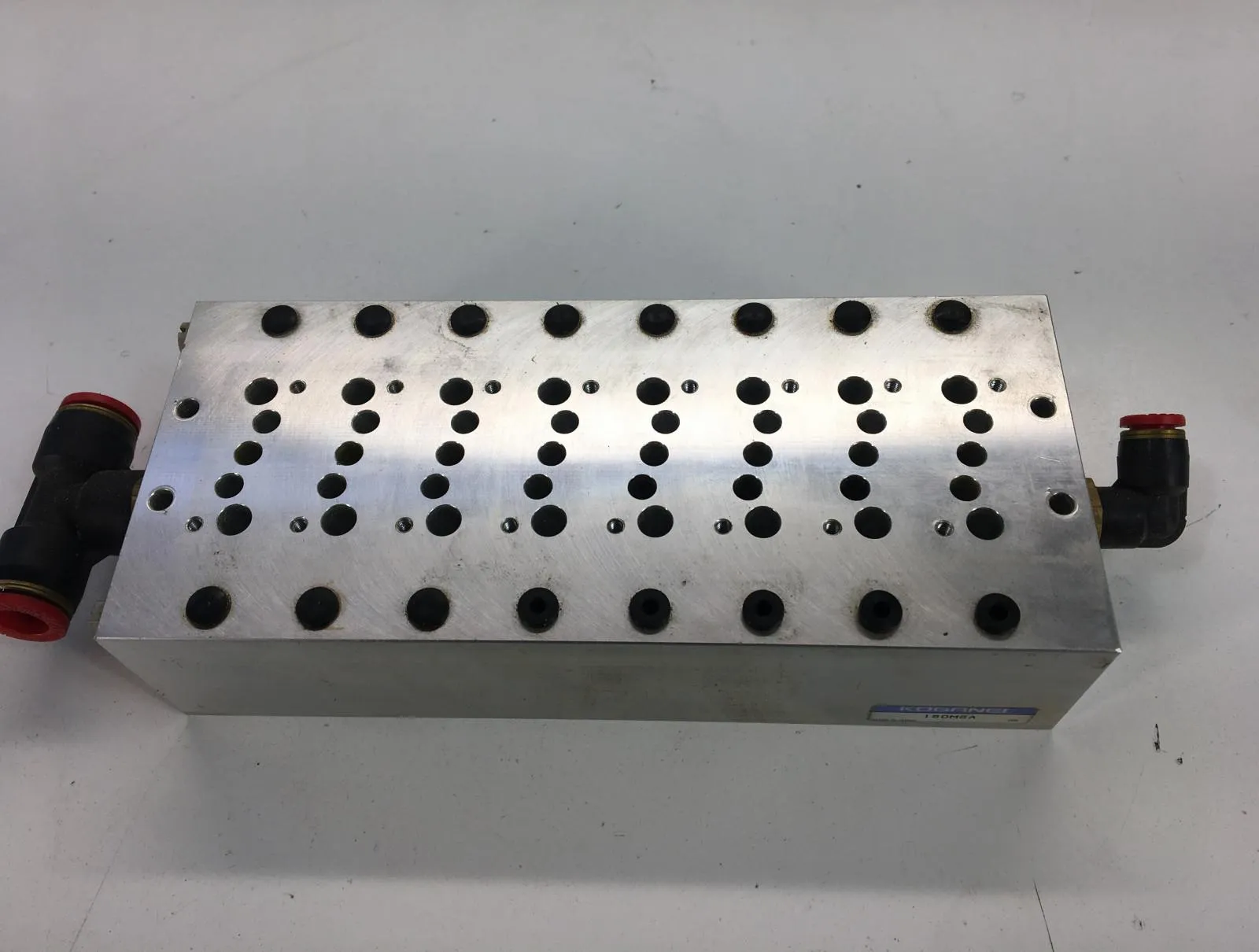 Koganei 180M8A 8-Station Pneumatic/Hydraulic Manifold 