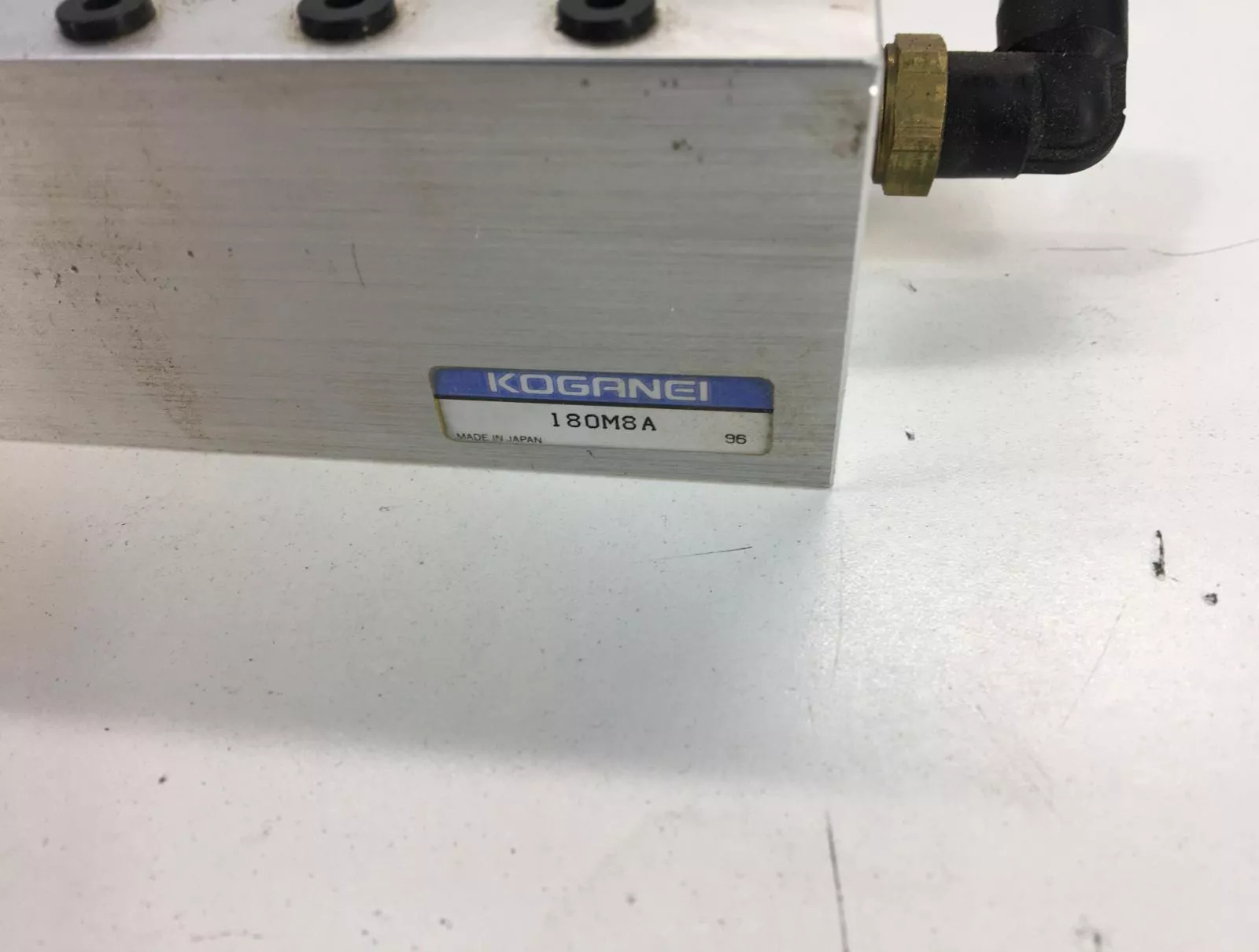 Koganei 180M8A 8-Station Pneumatic/Hydraulic Manifold 