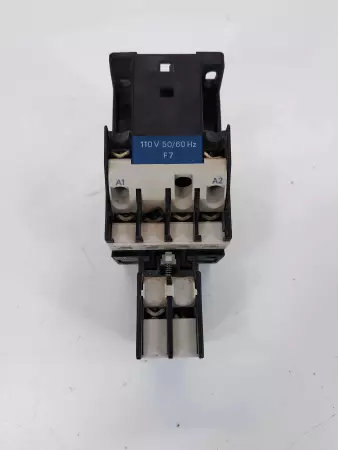 Telemecanique LC1D0910 Contactor 110V Coil w/ LA1DN20 Aux Contact