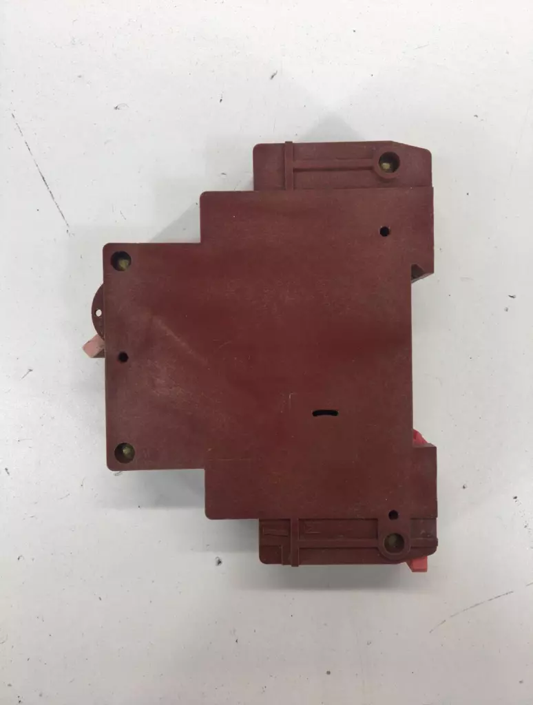 Clipsal 4CB102 1-Pole Circuit Breaker, 250V 3Amp 