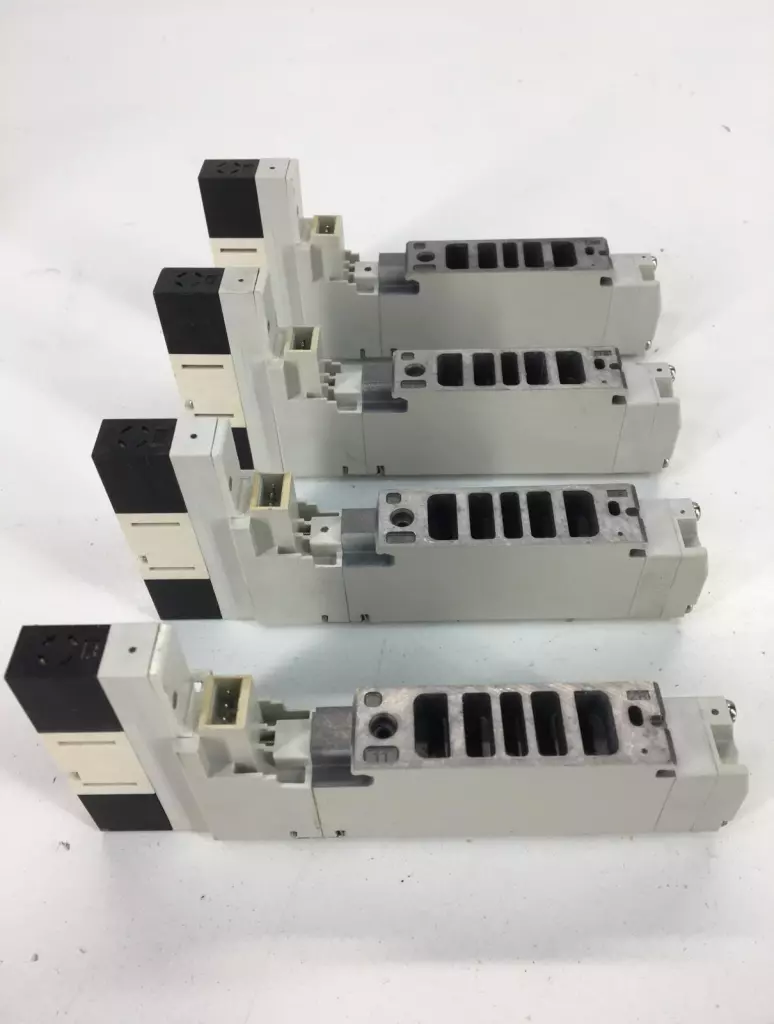 SMC VQ2301Y-5 Solenoid Valve Lot of 4