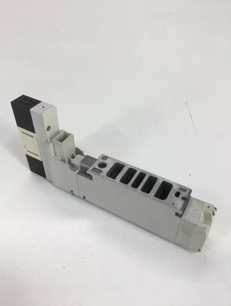 SMC VQ2201Y-5 Solenoid Valve 