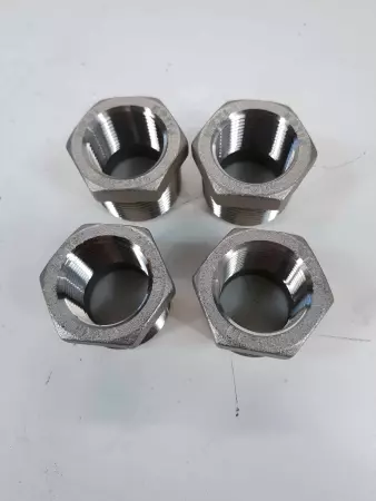 Unknown MB-304 1X3/4 Reducer Adapter Fitting Lot of 4