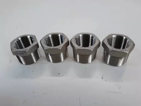 Unknown MB-304 1X3/4 Reducer Adapter Fitting Lot of 4