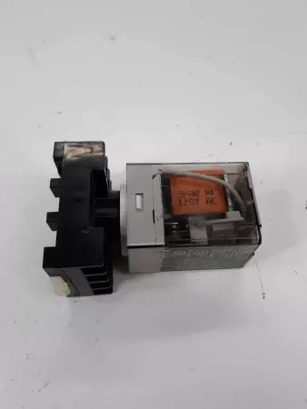 Allen Bradley 700-HA32A1 ser.D Relay 120vac 