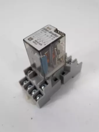 Allen Bradley 700-HC14Z24 SER.D Relay 24 VDC Coil