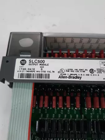 Allen Bradley 1746-OA16 SER.D SLC 500  