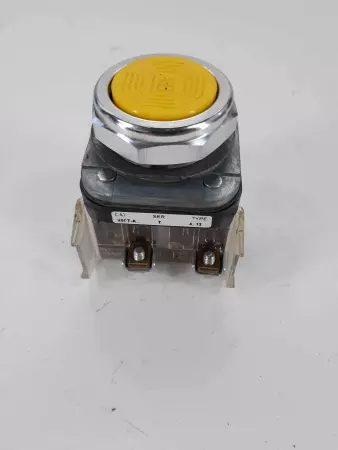 Allen Bradley 800T-A... ser.T Pushbutton Yellow 