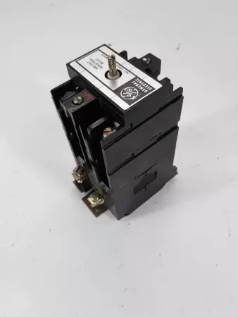 General Electric C120B06022 NEMA A600 P300 Relay 120v Coil 