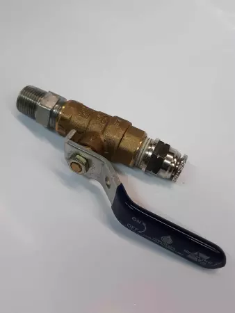 American Valve LF 3/8 A Ball Valve With Threaded and Quick Coupling Ends 3/8