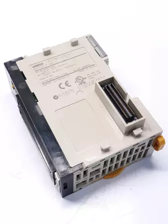 Omron CJ1W-0D261 Output Unit 