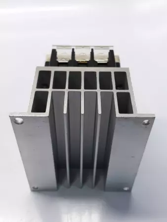 Fuji SS302E-3Z-D3 Solid State Relay 24v Coil  