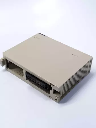 Omron CS1W-OD231 Output Unit  