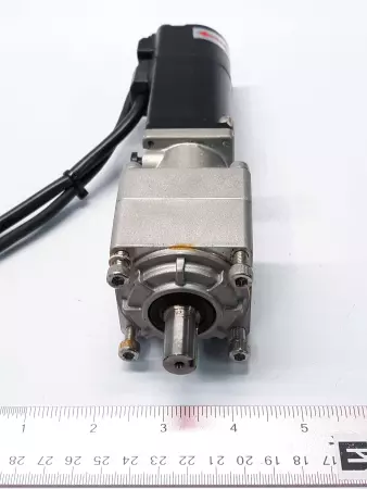 Omron R88M-W10030T AC Servo Motor Shimpo-Nidec VRSF-15B-100 1:15  