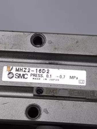 SMC MHZ2-16D2 Pneumatic Parallel Finger Cylinde  