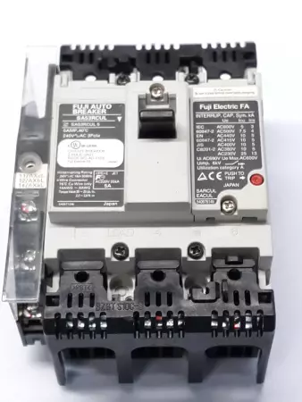 Fuji Electric SA53RCUL 5  Auto Breaker 240V 3Pole 5AMP 