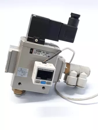 SMC AV4000-04-5DZ Soft Start Valve W/ Digital Pressure Switch ISE30-01-25-M 